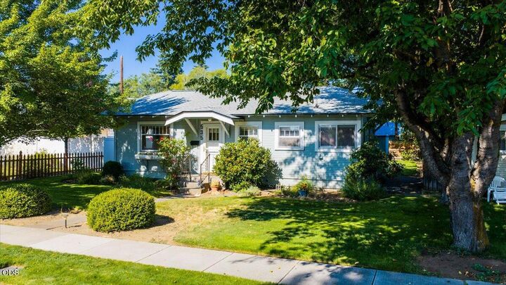 Property Photo:  535 SW 10th Street  OR 97756 