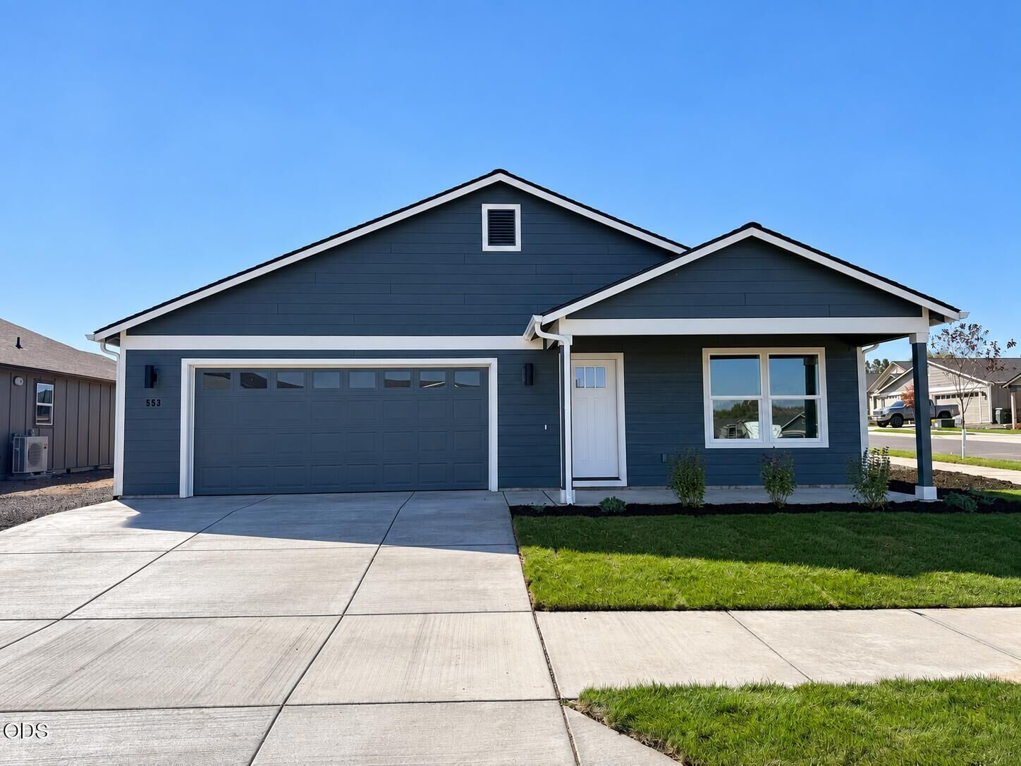 Property Photo:  553 NE Mitchell Street  OR 97741 