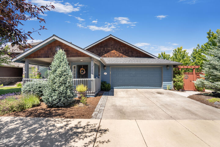 Property Photo: 21238 Darby Court OR 97702