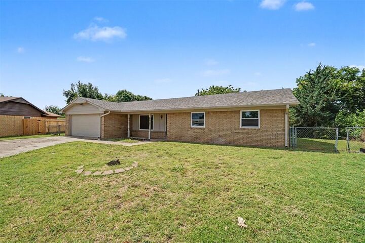 Property Photo: 1722 NW Crosby Park Boulevard OK 73505