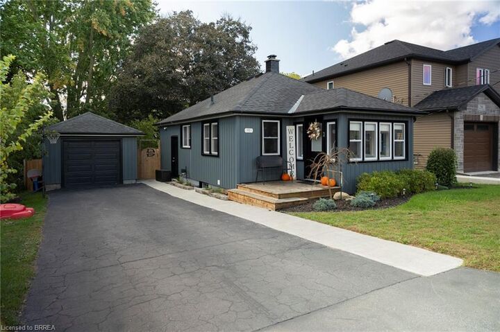 92 Sovereign Street W — photo 1