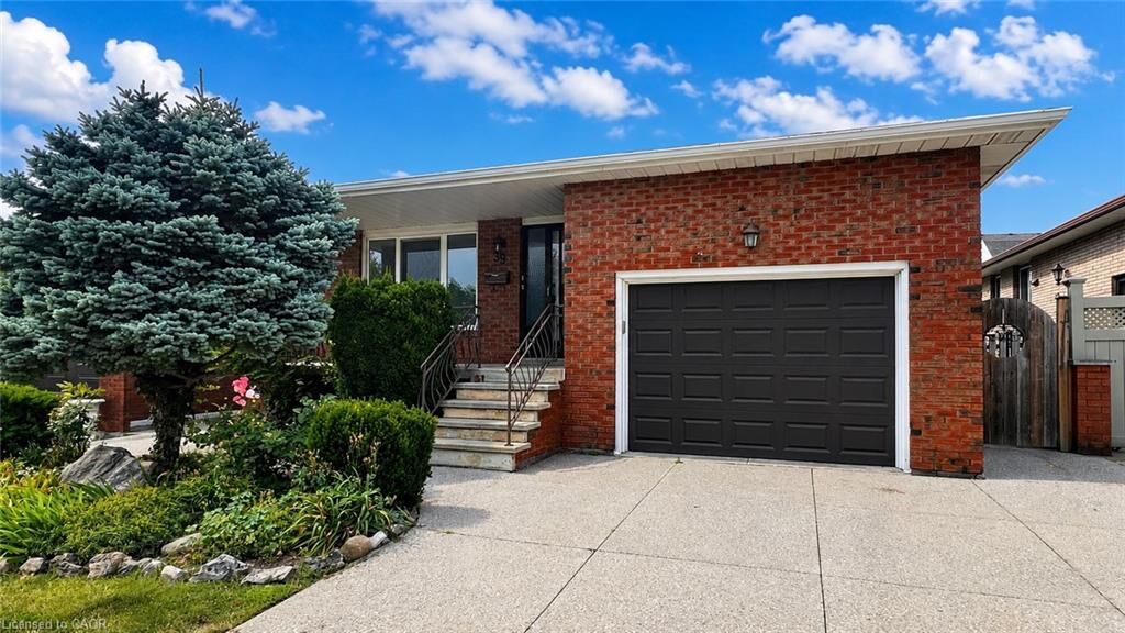 Property Photo:  39 Lisgar Court  ON L8T 4Y4 
