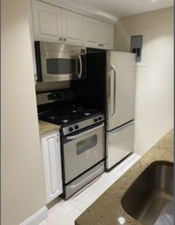 Property Photo:  151 Tremont St 19M  MA 02111 