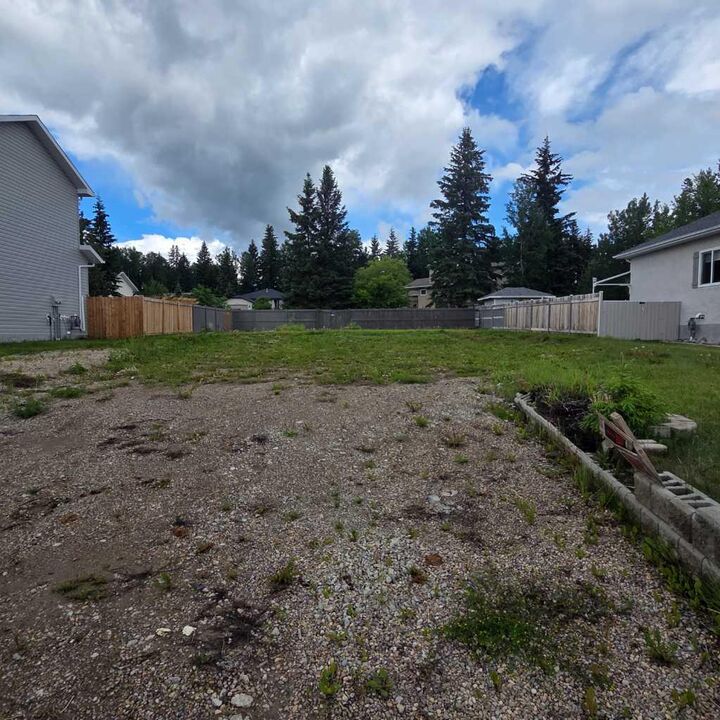 6118 11 Avenue — photo 1