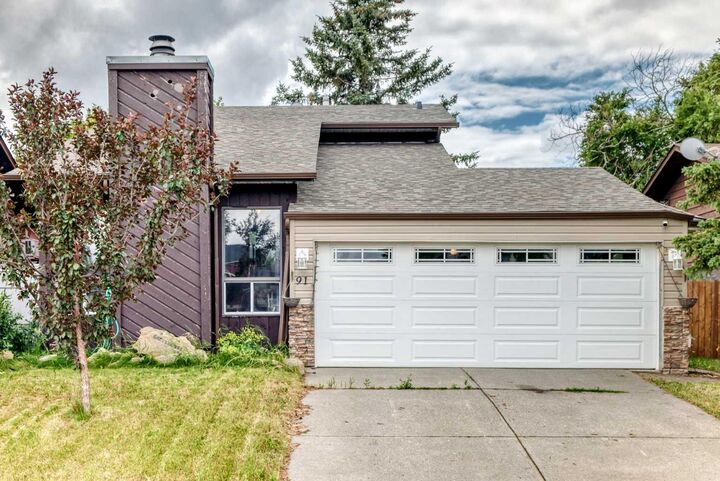 91 Castleridge Crescent NE — photo 1