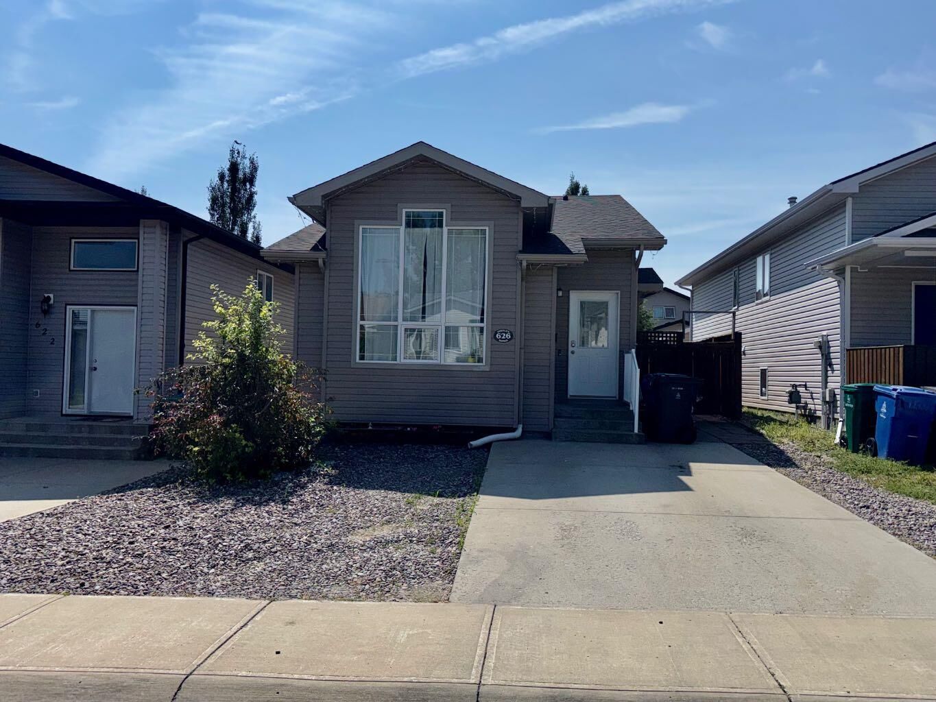 Property Photo: 626 Blackfoot Terrace W AB T1K 7X6