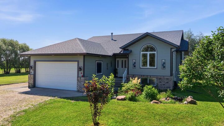 253037 Township Road 432 — photo 1