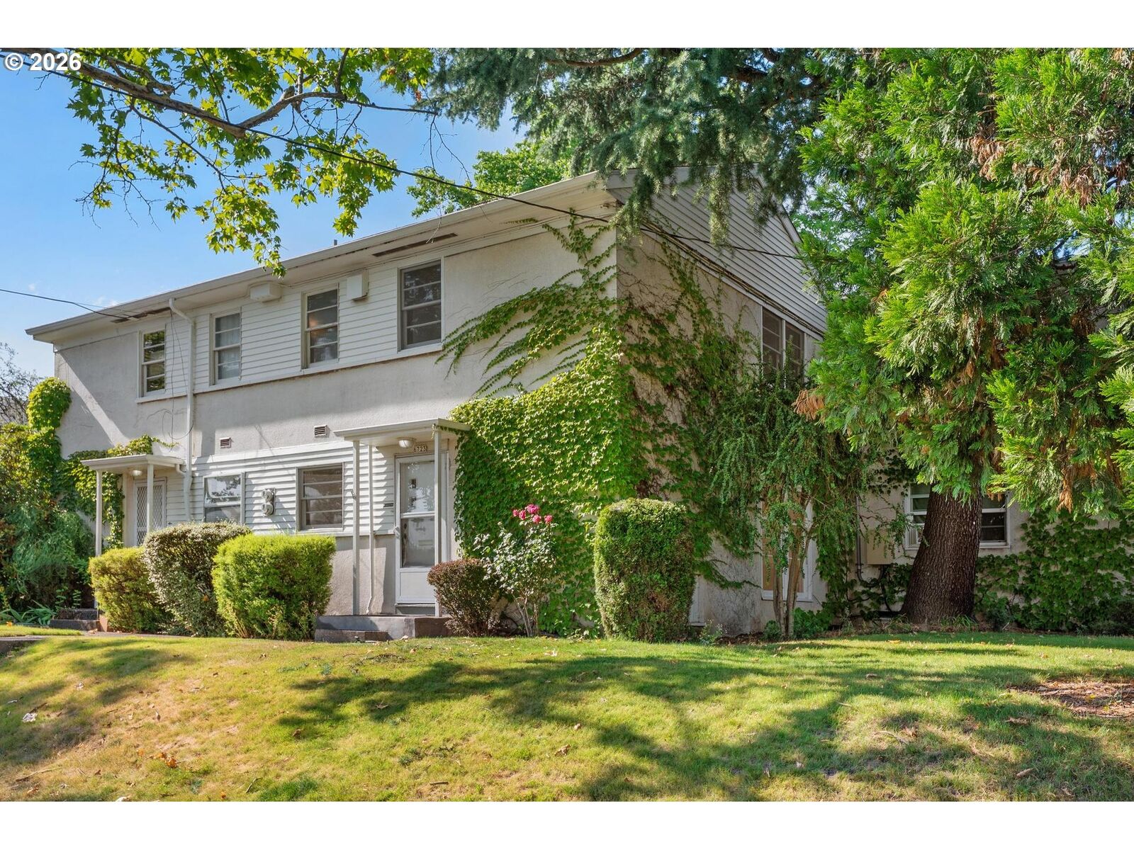 Property Photo:  6723 NE Broadway  OR 97213 
