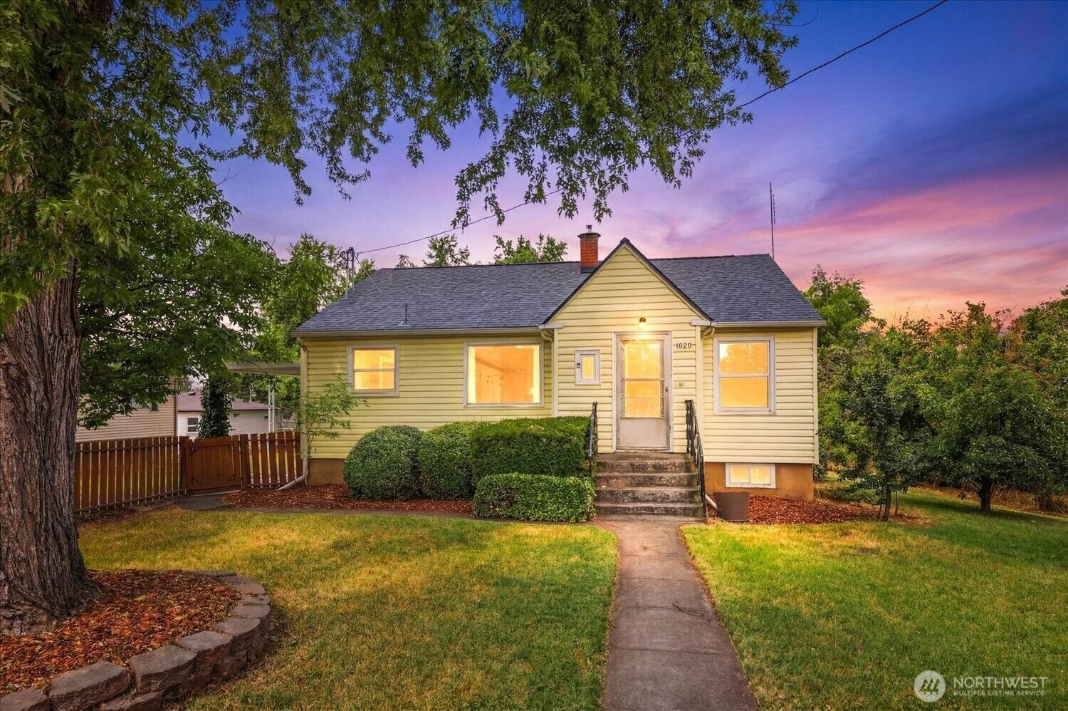 Property Photo: 1020 S College Avenue WA 99324