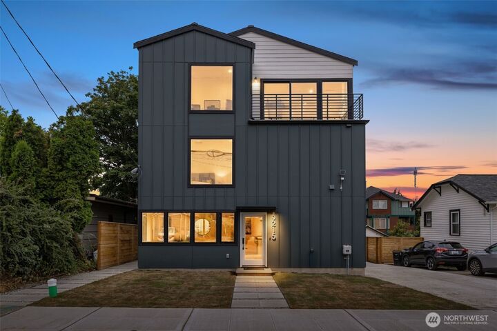 Property Photo:  9215  12th Avenue NE  WA 98115 