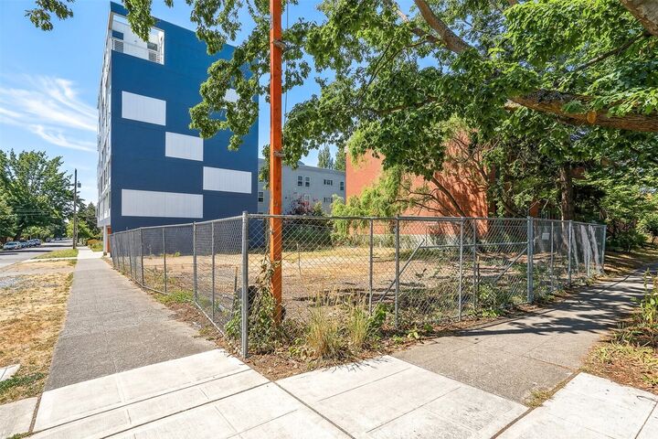 Property Photo: 1103 NW Market Street WA 98107