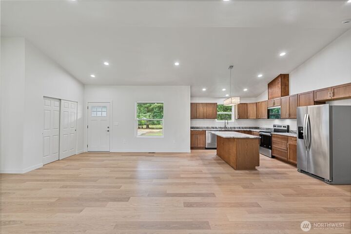 Property Photo:  903  Byham Road  WA 98596 