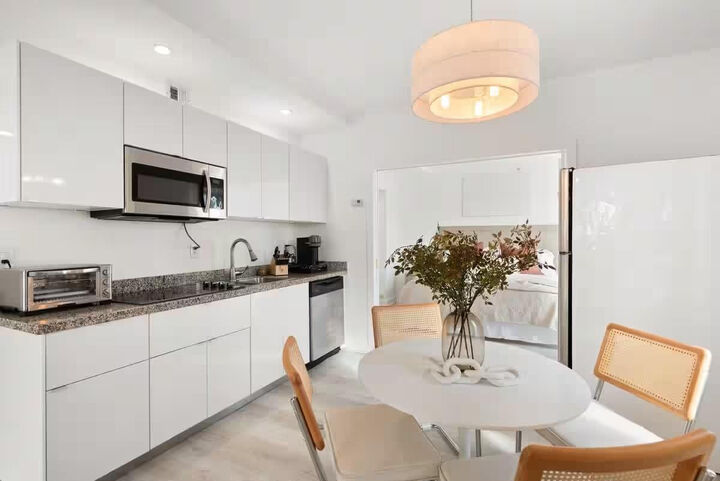 Property Photo: 530 Ocean Drive FL 33139