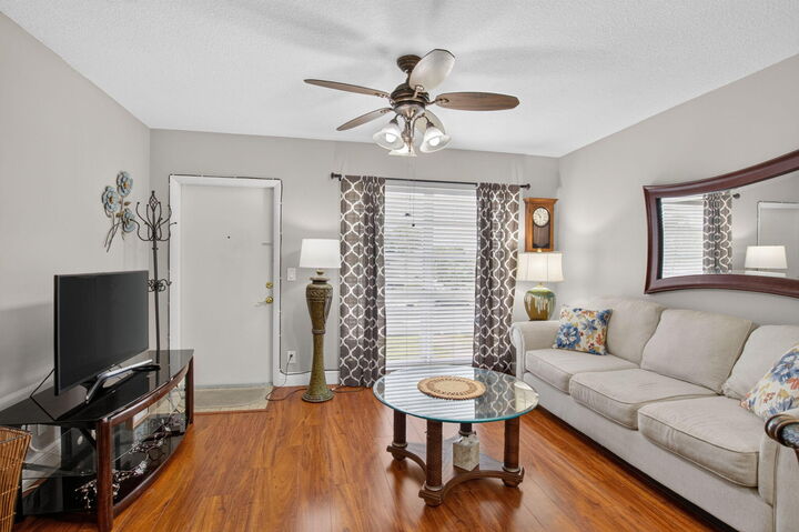 Property Photo:  309 Circle Drive S  FL 33435 