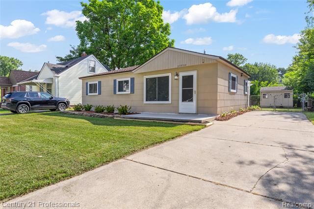 Property Photo: 22830 Colgate Street MI 48336