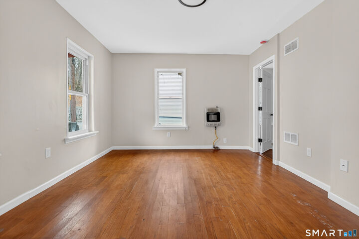 Property Photo:  187 Broad Street  CT 06360 