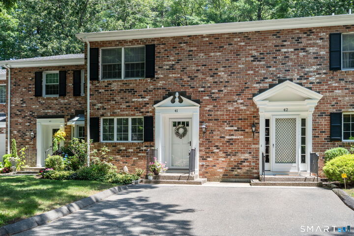 Property Photo:  41 Tunxis Village 41  CT 06032 