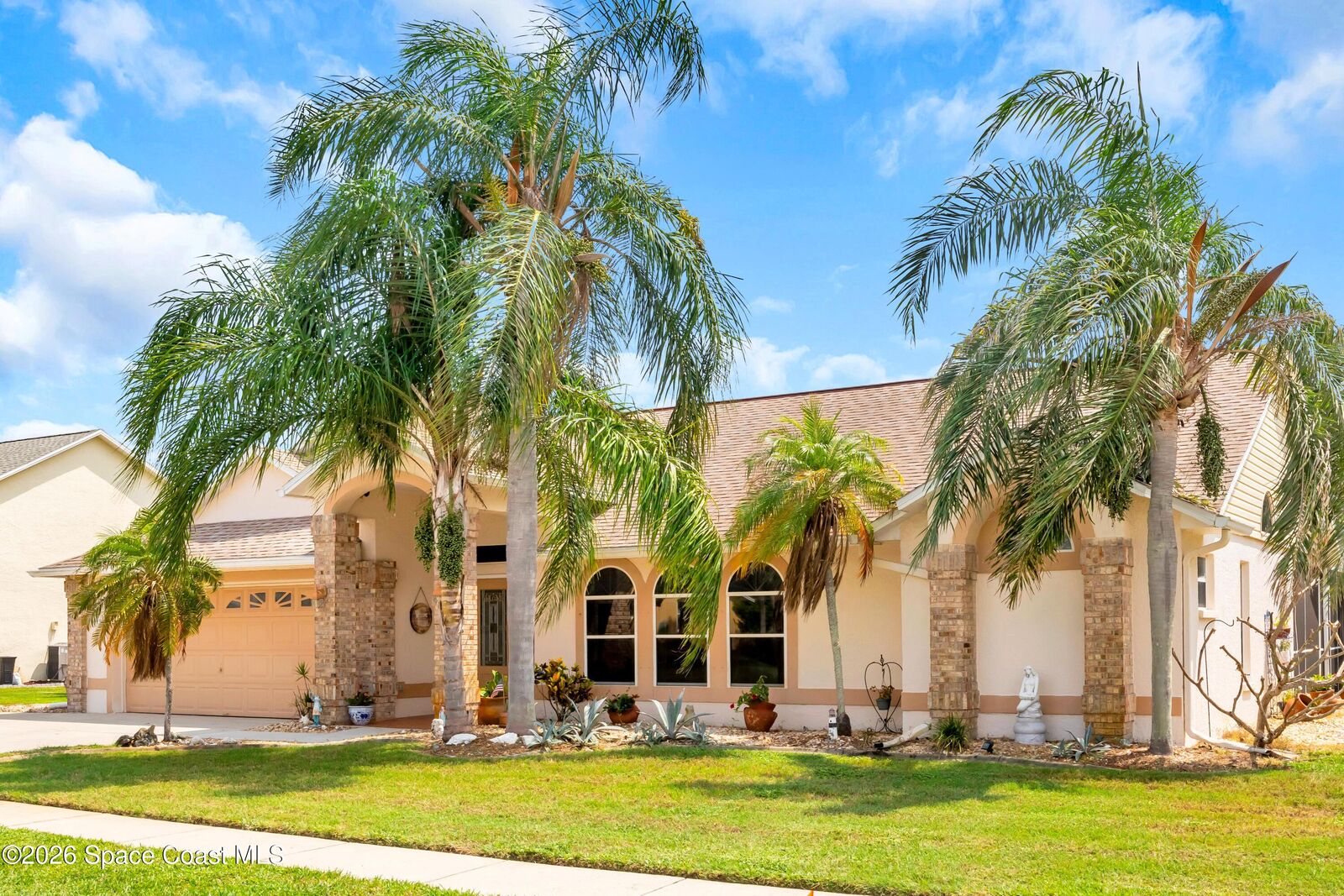 Property Photo: 2400 Bent Pine Street FL 32935