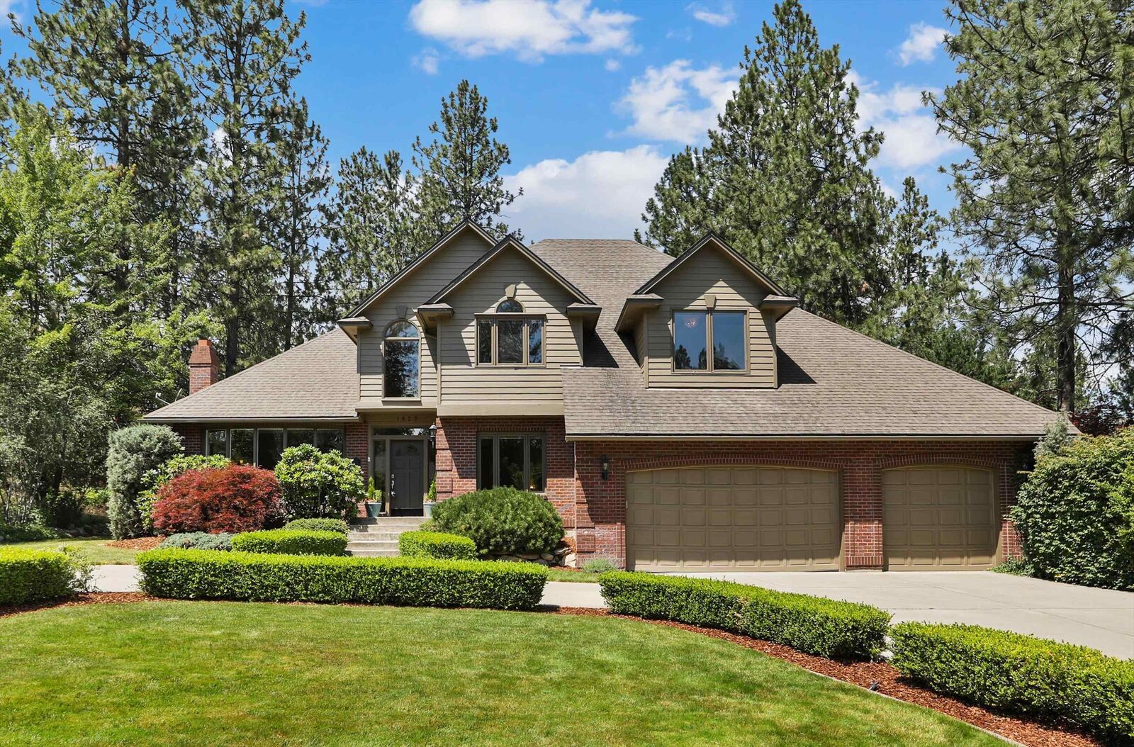 Property Photo: 1920 S Rocky Ridge Dr WA 99212
