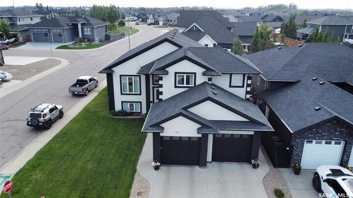 Property Photo: 619 Maple Crescent SK S0K 4S0