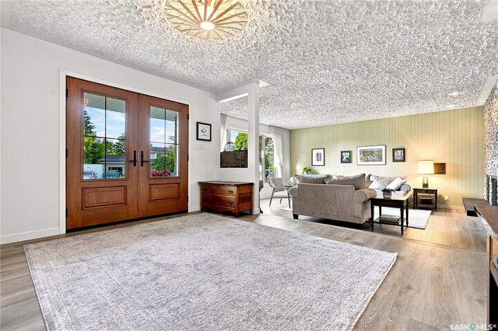 Property Photo: 146 Highbury Place SK S7H 4X7