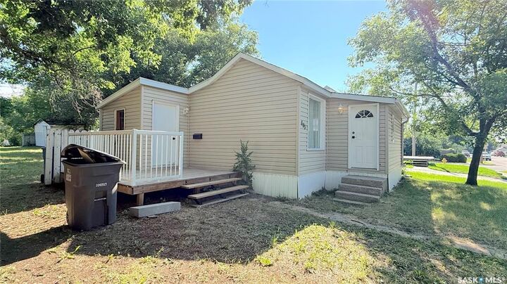 Property Photo: 605 2nd Street SK S4A 2K8