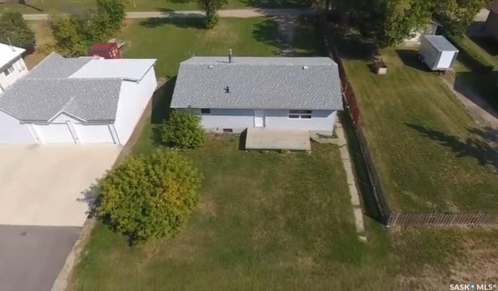 Property Photo: 813 Cartier Street SK S0G 5C0