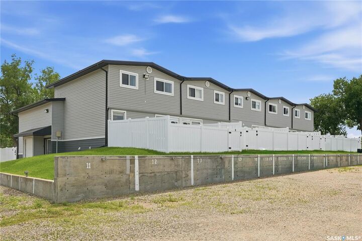 1292 Gordon Road 6 — photo 1