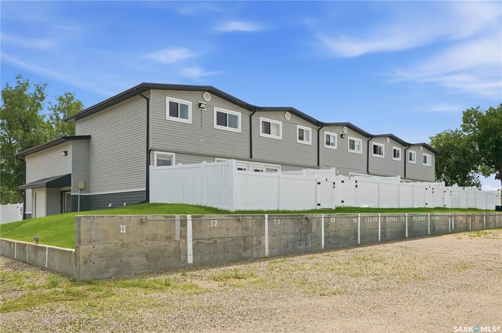 Property Photo: 1292 Gordon Road 6 SK S6H 3E5