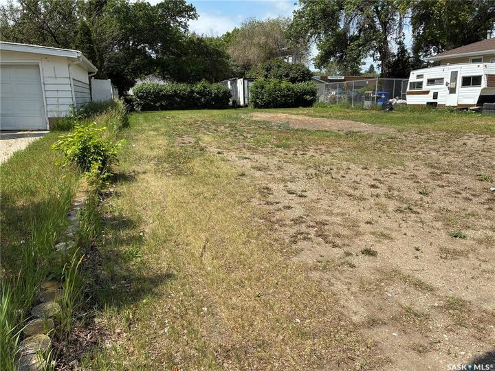 Property Photo:  613 P Avenue N  SK S7L 2W1 