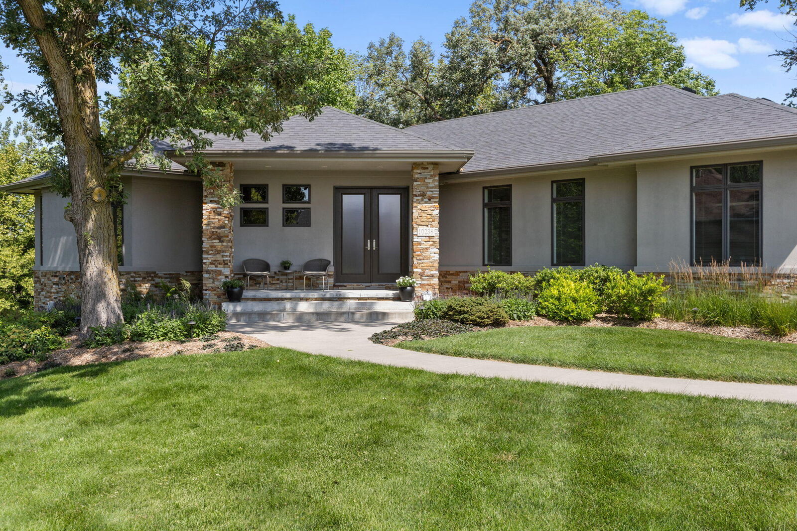 Property Photo:  10238 N 29th Court  NE 68112 