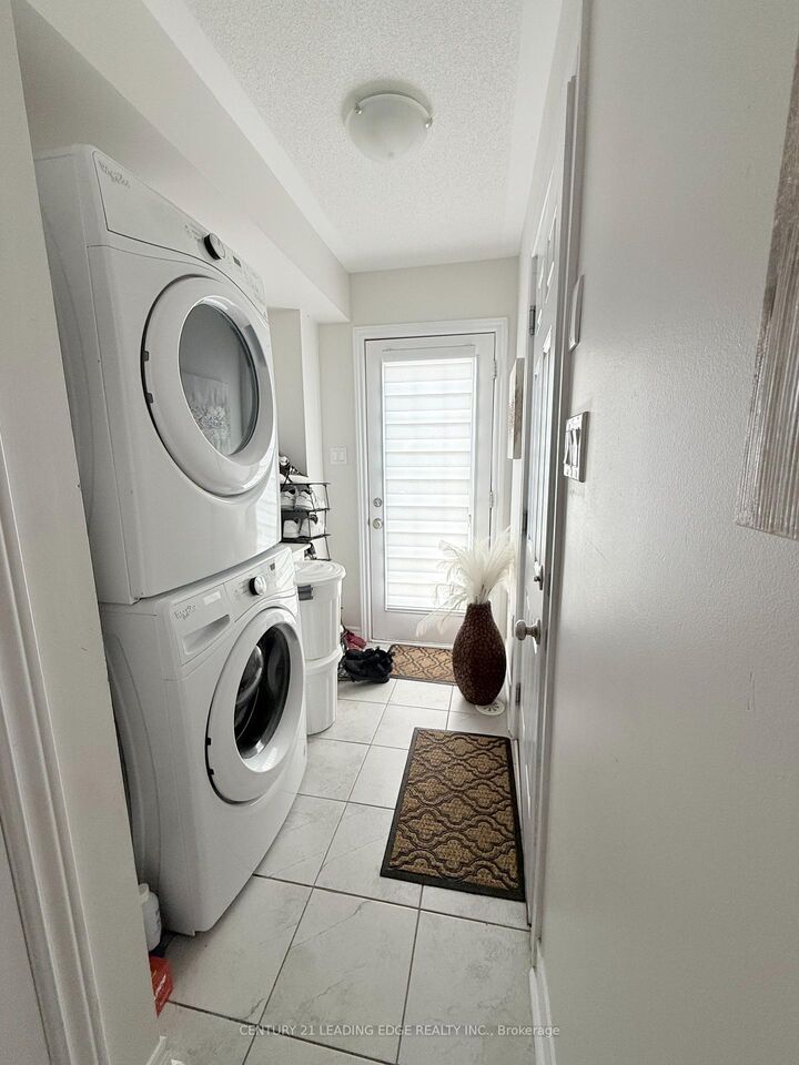 Property Photo: 2280 Baronwood Drive 89 ON L6M 4Z5
