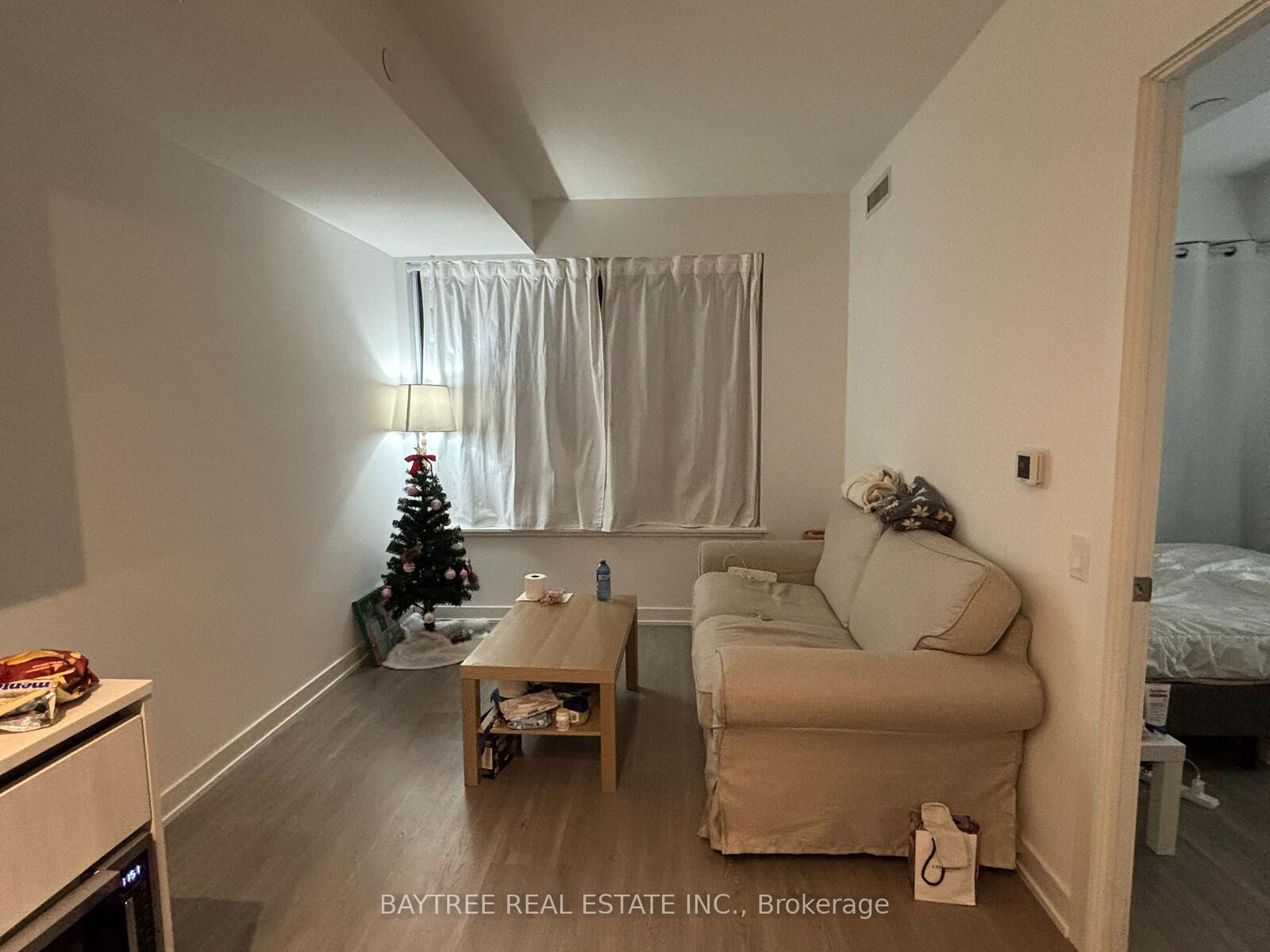 Property Photo:  8 Wellesley Street W 1502  ON M4Y 1E7 