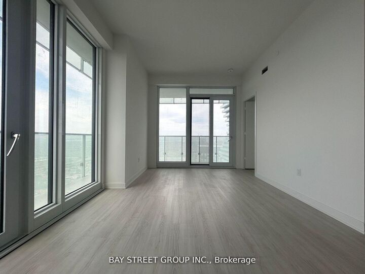 Property Photo: 3883 Quartz Road 5510 ON L5B 0M4