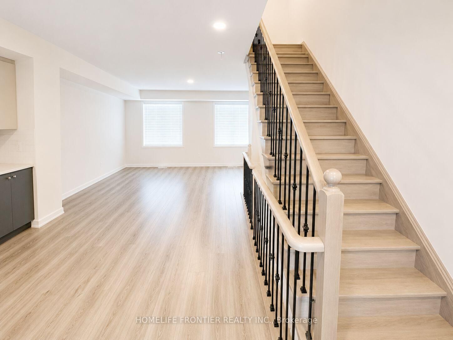 Property Photo: 46 Ambereen Place ON L1C 7H5