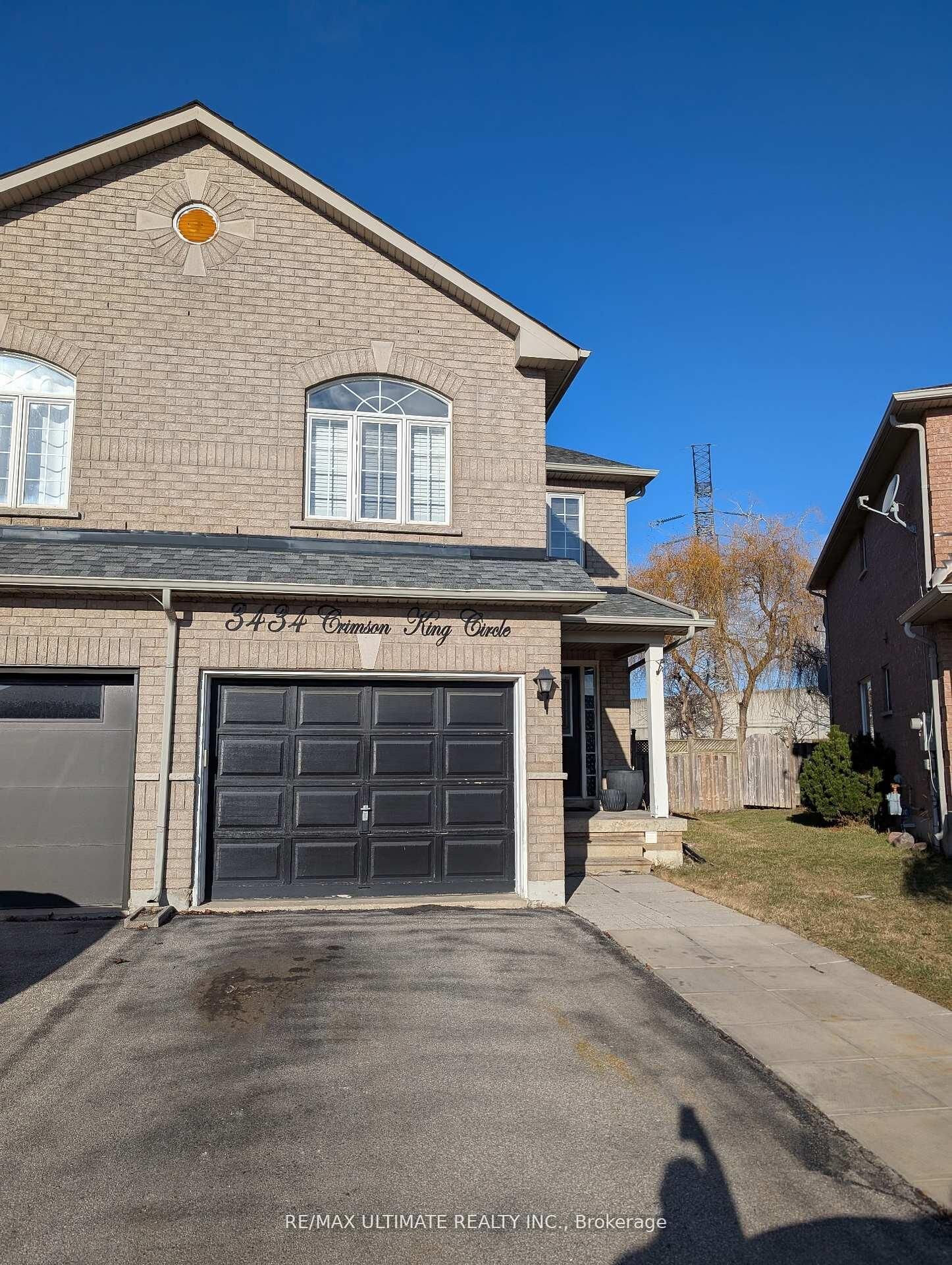 Property Photo: 3434 Crimson King Circle ON L5N 8M9