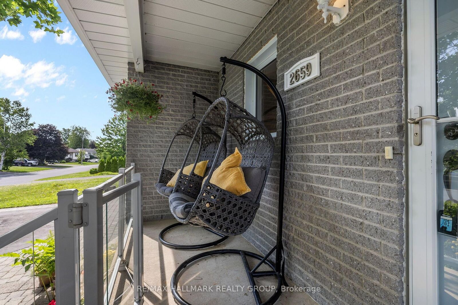 Property Photo: 2659 Liliane Street ON K4K 1M2