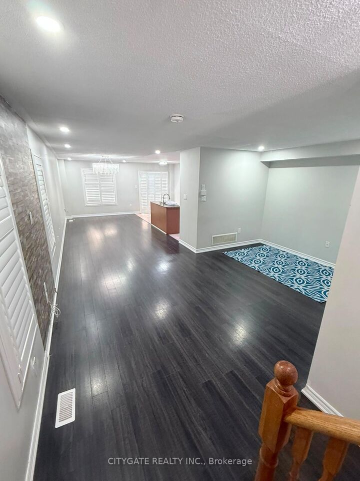 Property Photo: 124 Crystalview Crescent E Main/Second ON L6P 2S2
