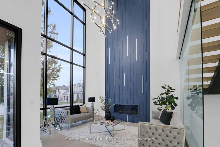 468 Saville Crescent — photo 1