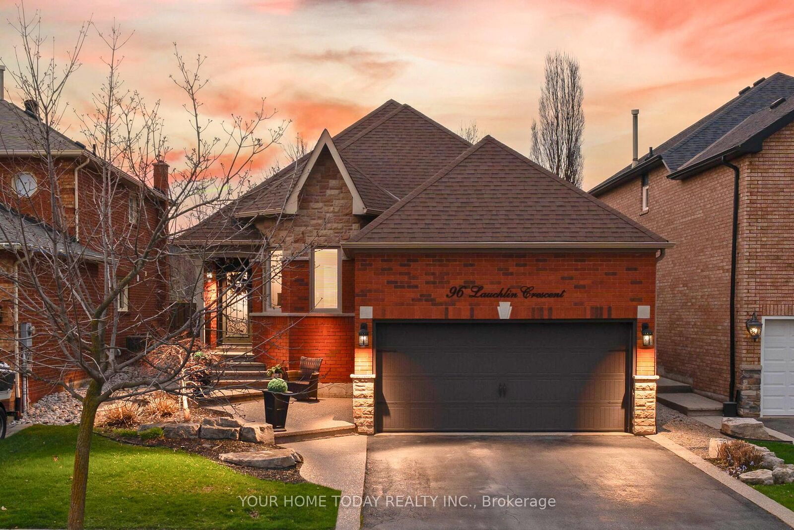 Property Photo: 96 Lauchlin Crescent ON L7G 5R5