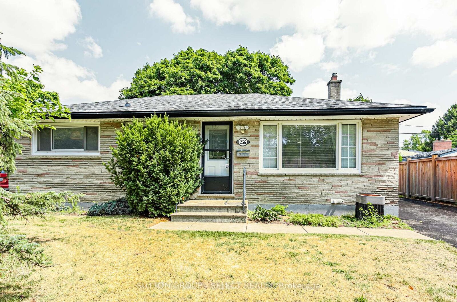 Property Photo: 256 Tweedsmuir Avenue ON N5W 1L3
