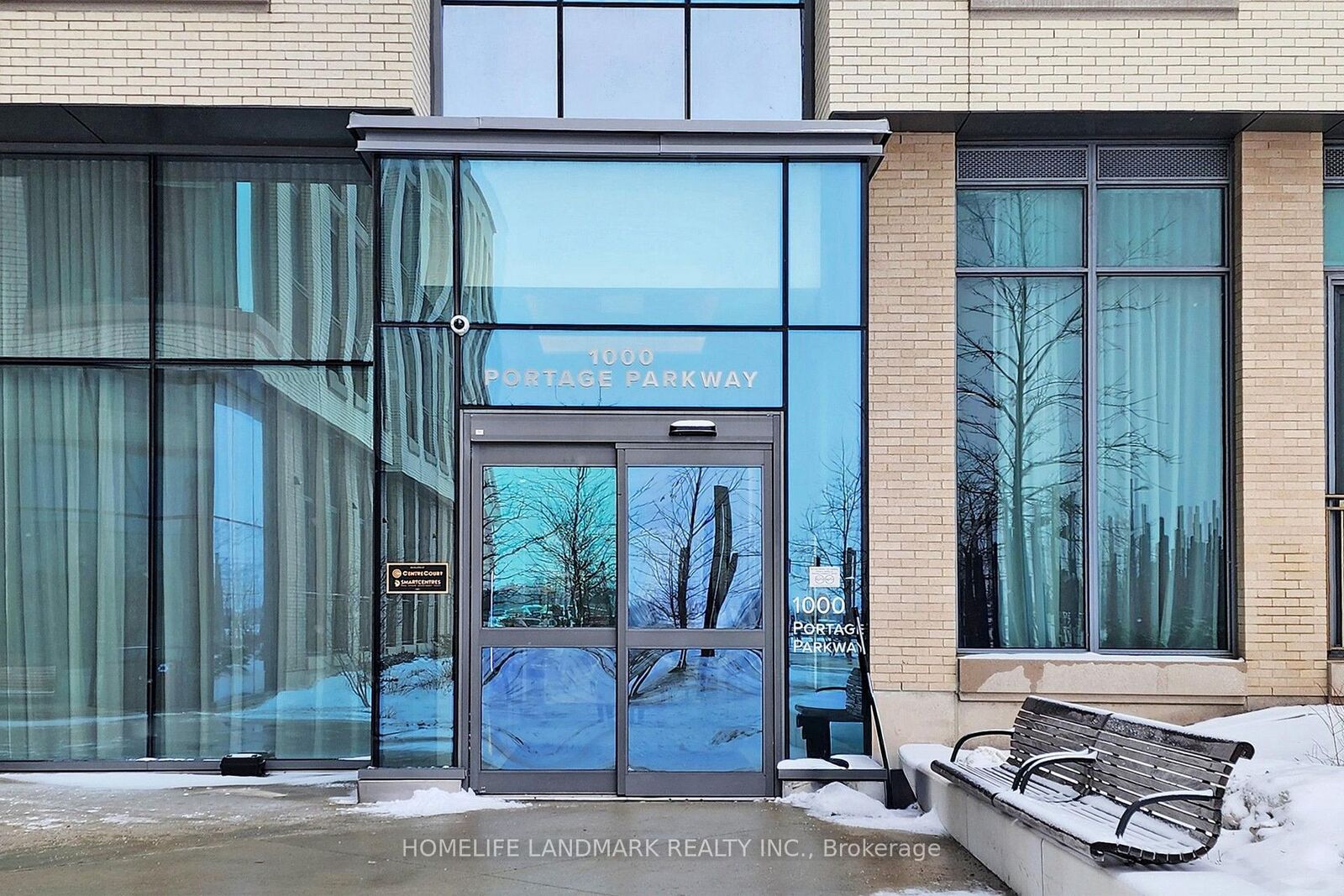 Property Photo: 1000 Portage Parkway S 3207 ON L4K 0L1