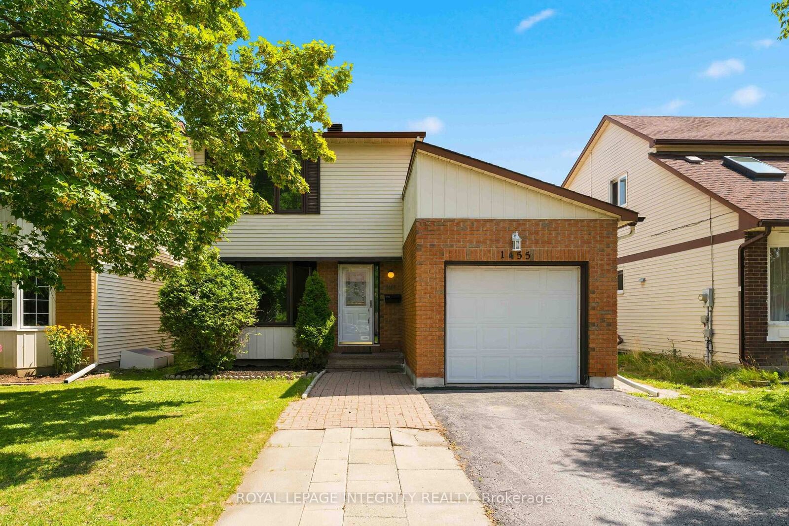 Property Photo: 1455 Bradshaw Crescent ON K1B 5G1