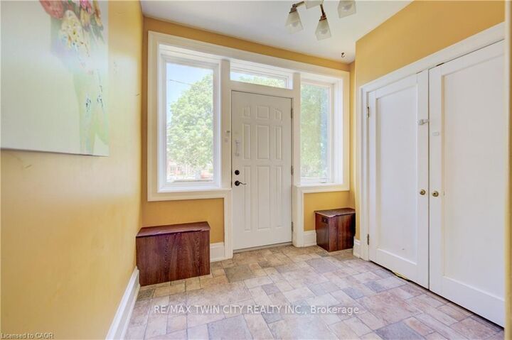 Property Photo:  59 West Avenue  ON N2M 1X4 