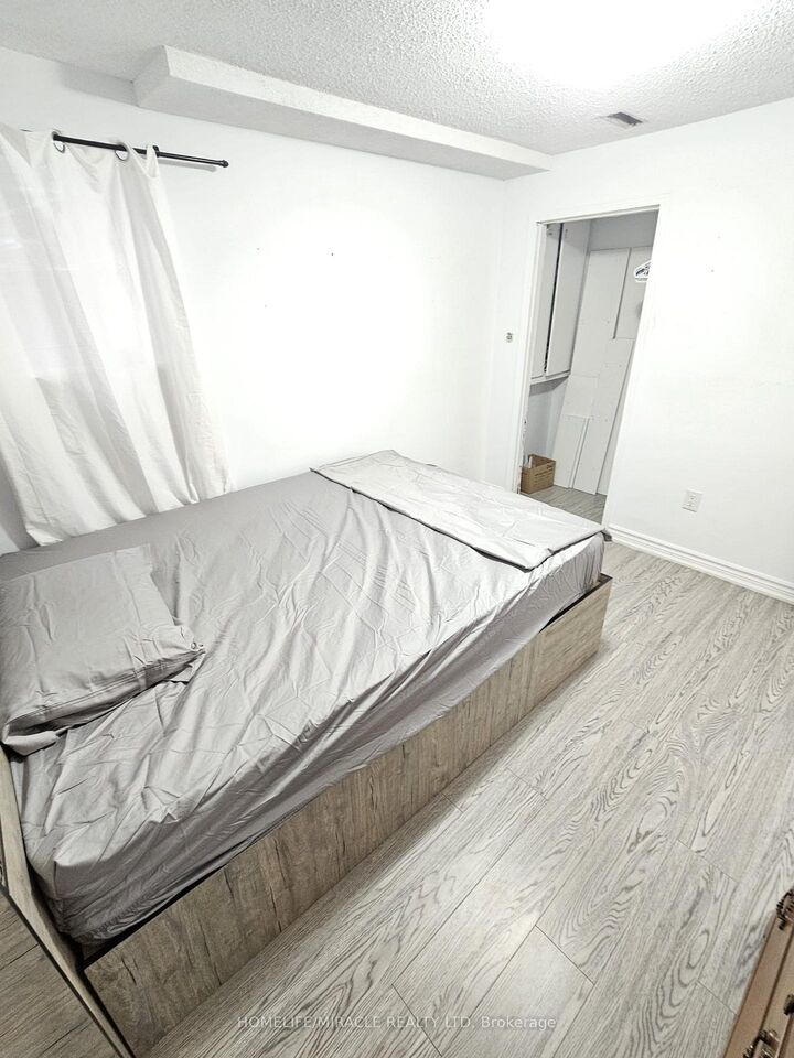 Property Photo: 43 Blossom Avenue W ON L6X 2W2