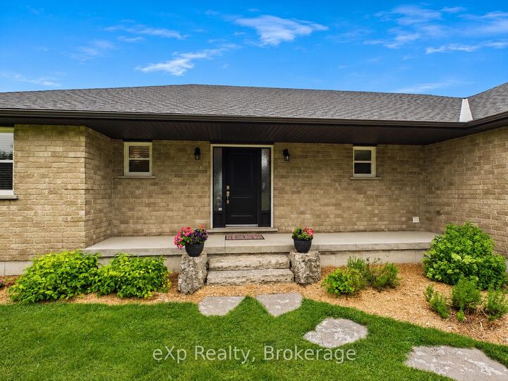 Property Photo: 207 Edmund Street ON N0G 1C0