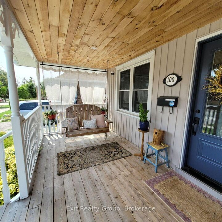 Property Photo: 100 Arlington Avenue ON L1G 2N6