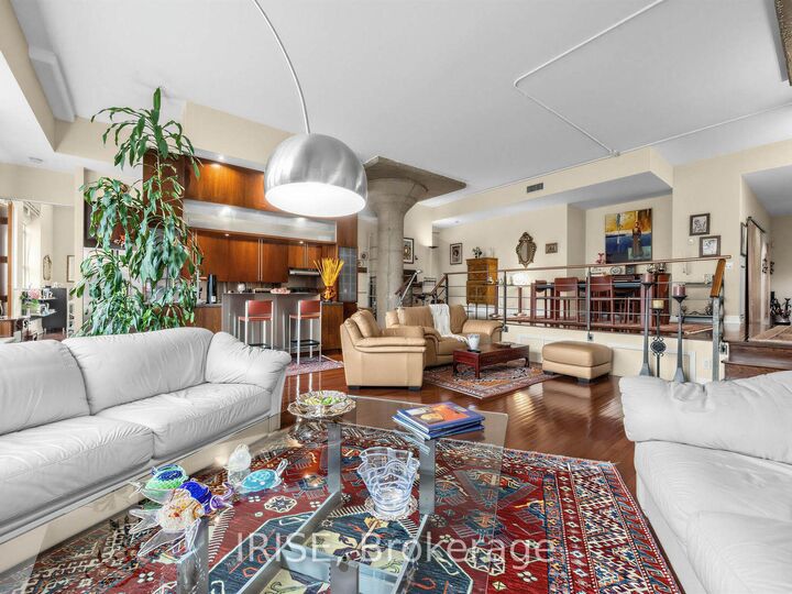 Property Photo: 155 Dalhousie Street W 1014 ON M5B 2P7