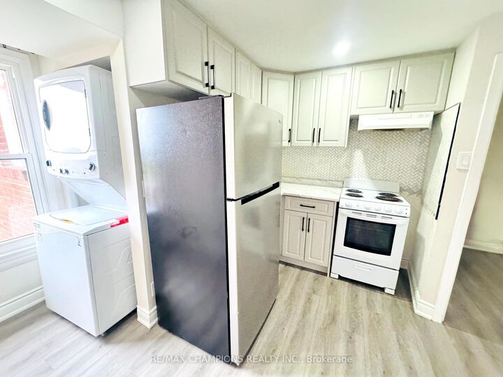 Property Photo: 196 Caledonia Road 2nd ON M6E 4S7