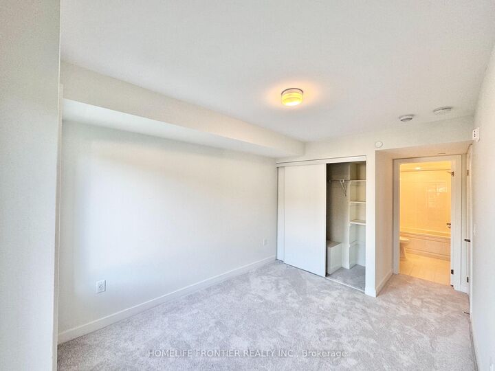 Property Photo:  3538 Colonial Drive 19  ON L5L 0C1 